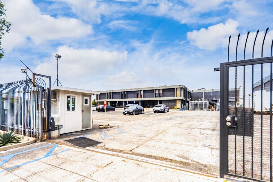 Primary Photo Of 12633-12641 Beatrice St, Los Angeles Light Manufacturing For Lease