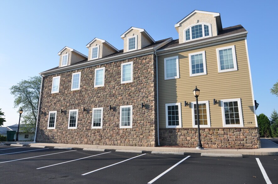 Primary Photo Of 179 N Main St, Dublin Medical For Lease