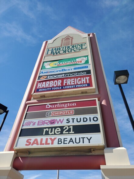 More Photos Of 4601-4779 W Cermak Rd, Cicero Unknown For Lease