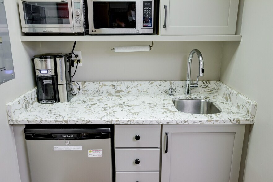 More Photos Of 11303-11327 Amherst Ave, Wheaton Office Residential For Lease