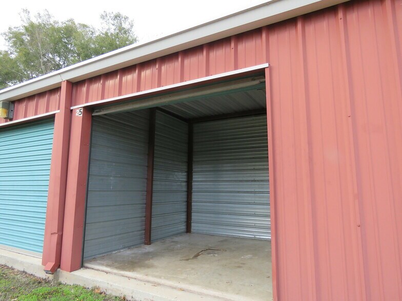 More Photos Of 2150 14th St NW, Chiefland Self Storage For Sale
