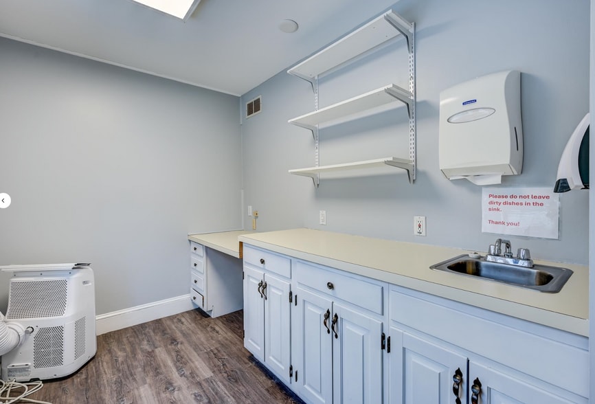 More Photos Of 2977 White Mountain Hwy, North Conway Office For Lease