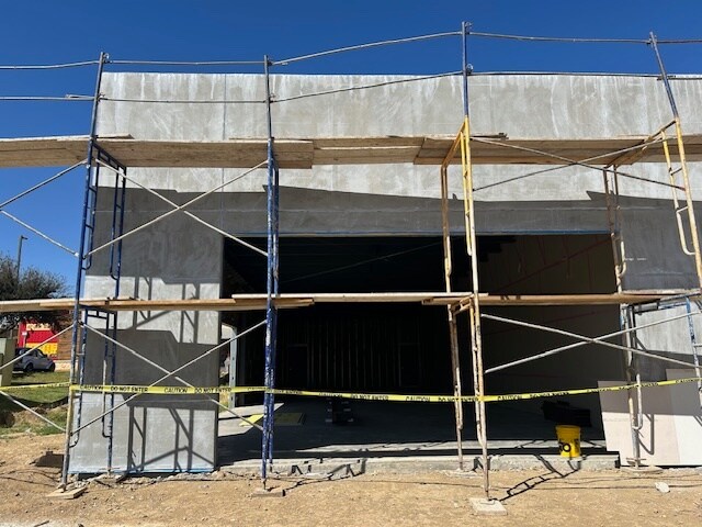 More Photos Of 1310 Trey Dr, Laredo Office For Lease