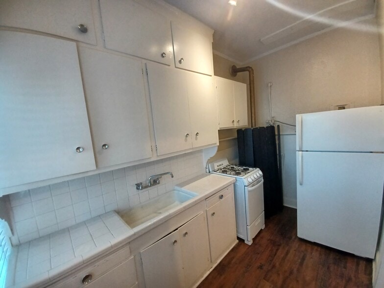 More Photos Of 127 W Magnolia Ave, San Antonio Apartments For Sale