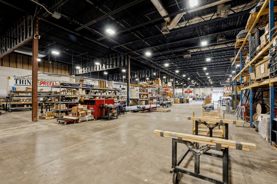 More Photos Of 2301 Fleur Dr, Des Moines Warehouse For Sale