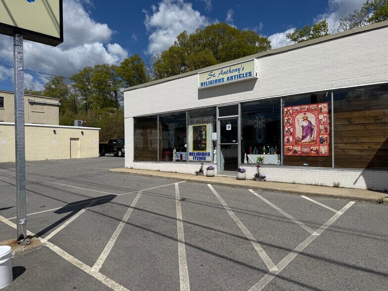 Primary Photo Of 61 Waverly St, Framingham Storefront For Lease