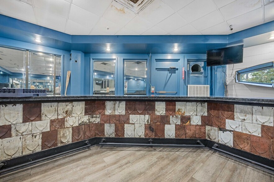 More Photos Of 1405 Gornto Rd, Valdosta Restaurant For Sale