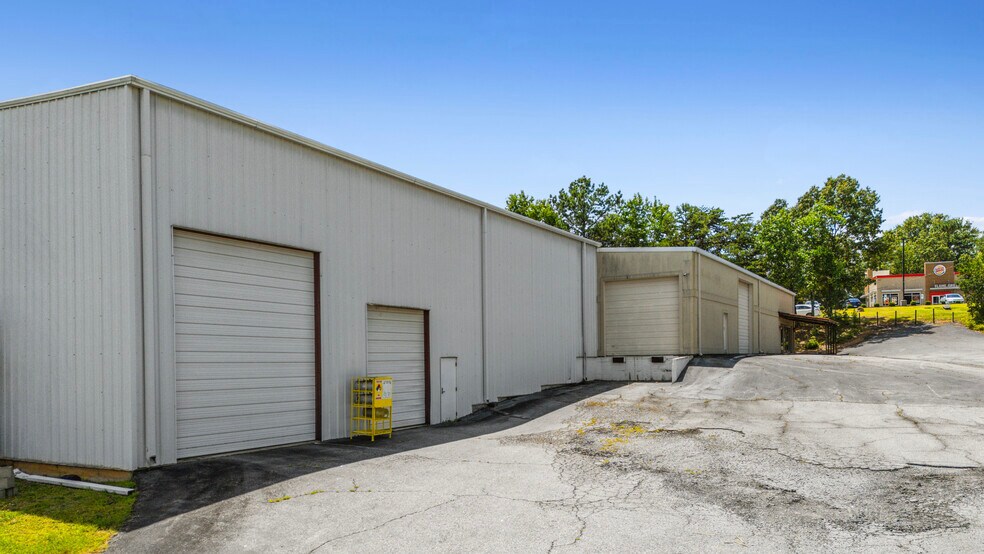 More Photos Of 2125 Airport Rd, Greer Light Distribution For Lease