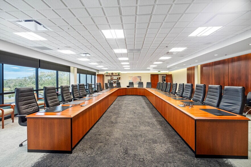 More Photos Of 6801 E Hillsborough Ave, Tampa Office Residential For Sale