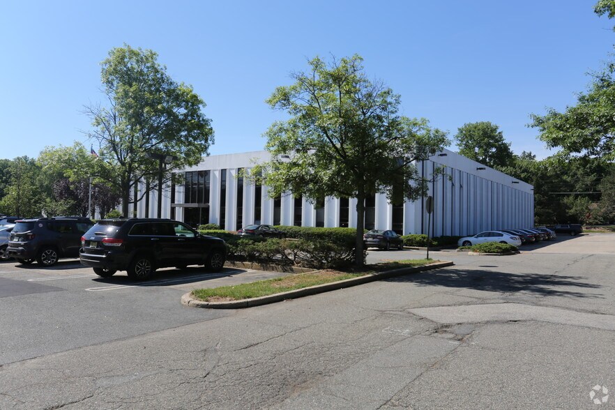 More Photos Of 3 Wing Dr, Cedar Knolls Office For Lease