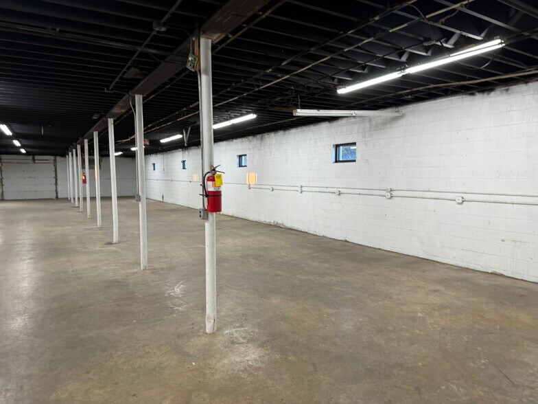 More Photos Of 630 Trindale Rd, Trinity Warehouse For Lease