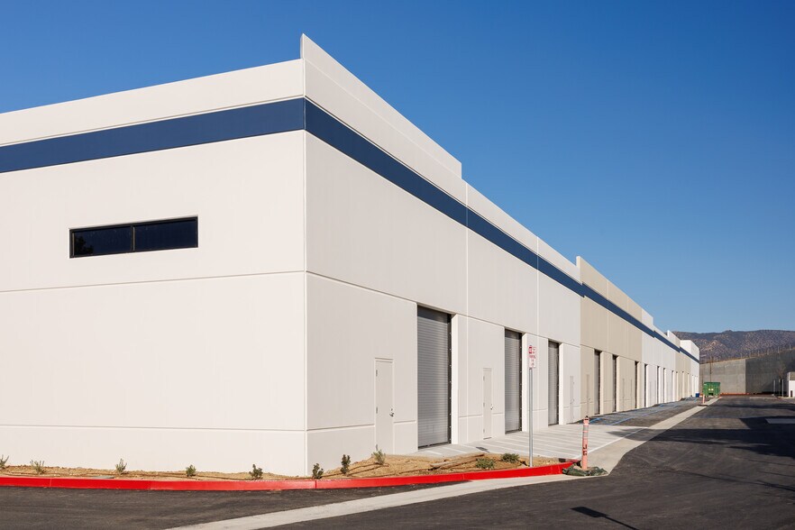 More Photos Of 4180 Guardian St, Simi Valley Warehouse For Sale