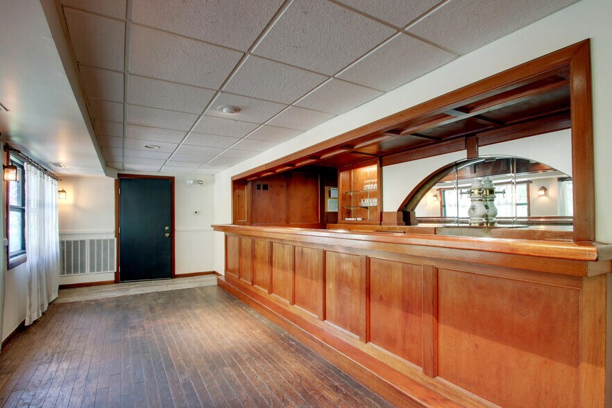 More Photos Of 4403 Broadway St, Quincy Office For Lease