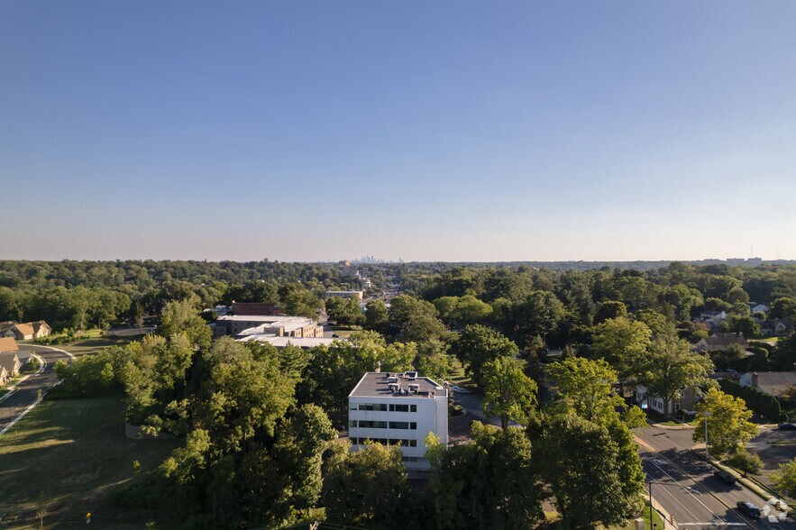 More Photos Of 1021-1031 Old York Rd, Abington Medical For Lease