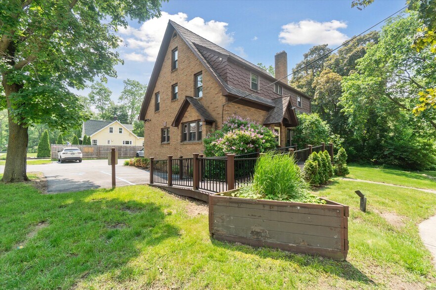 More Photos Of 4632 Okemos Rd, Okemos Medical For Sale