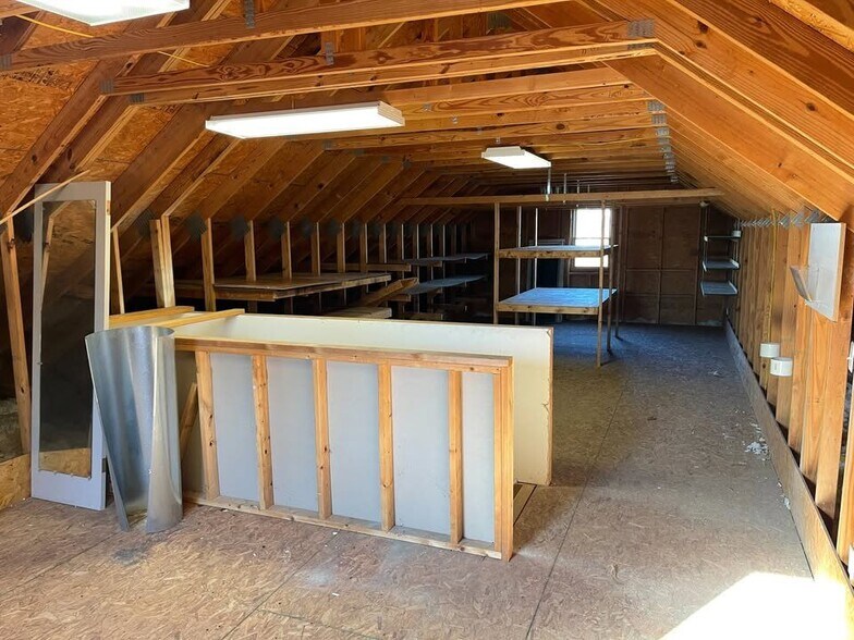 More Photos Of 1175 E Main St, Mount Joy Flex For Lease