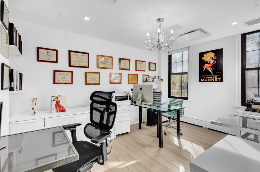 More Photos Of 885 Park Ave, New York Apartments For Sale