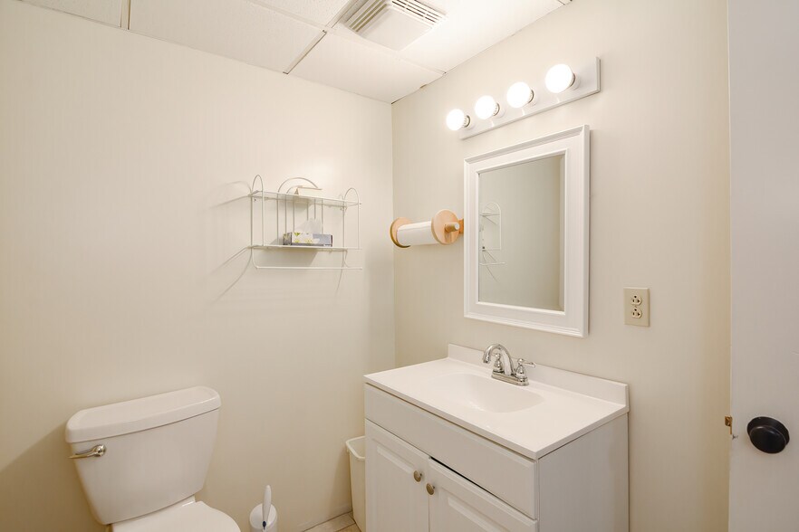 More Photos Of 152 Milford St, Upton Loft Creative Space For Sale