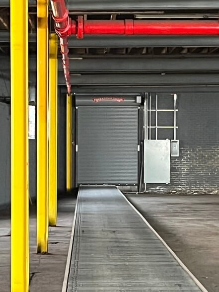 More Photos Of 285 W Trigg Ave, Memphis Manufacturing For Lease