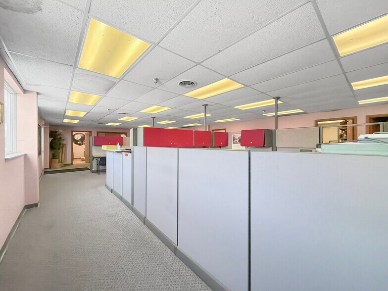 More Photos Of 850 Eisenhower Blvd, Johnstown Warehouse For Lease