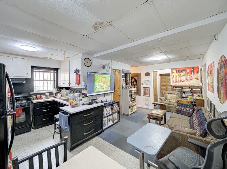 More Photos Of 57 Halsey St, Newark Storefront Retail Residential For Sale