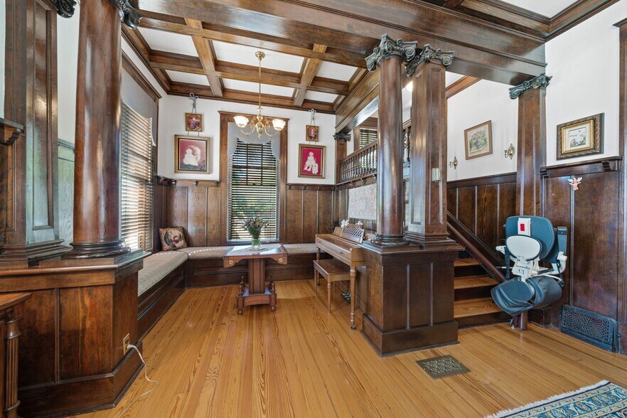 More Photos Of 623 Augusta, San Antonio Office For Sale