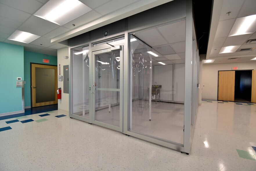 More Photos Of 144 North Rd, Sudbury Unknown For Lease