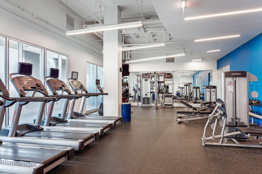 More Photos Of 1211 W 22nd St, Oak Brook Office For Lease