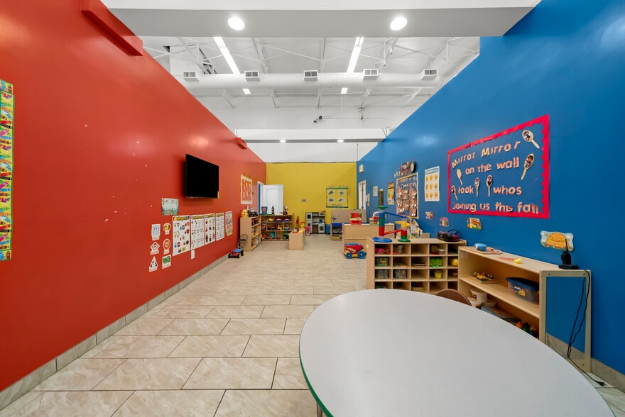 More Photos Of 1155 W 81st St, Chicago Daycare Center For Sale