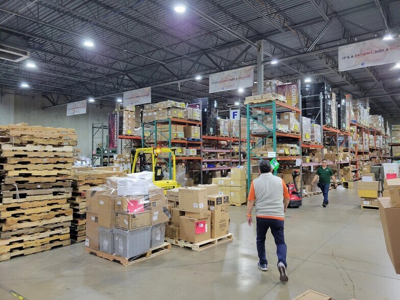 More Photos Of 1821 S Bicentennial Blvd, McAllen Self Storage For Lease