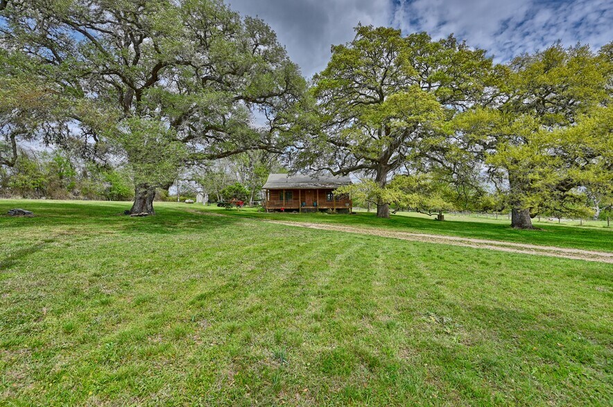 More Photos Of 1030 Dixie Rd, Brenham Land For Sale