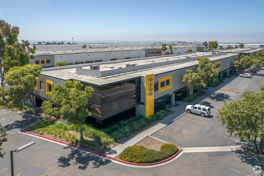 More Photos Of 9375 Customhouse Plz, San Diego Unknown For Lease