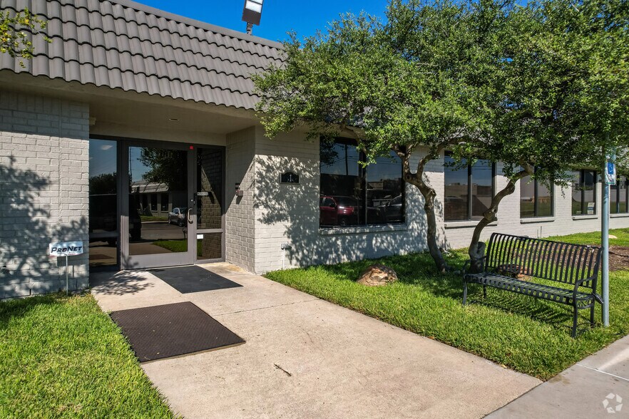 More Photos Of 14330 Midway Rd, Farmers Branch Unknown For Lease