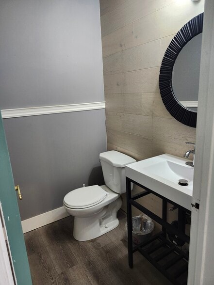 More Photos Of 1 Hiscott St, St Catharines Warehouse For Lease