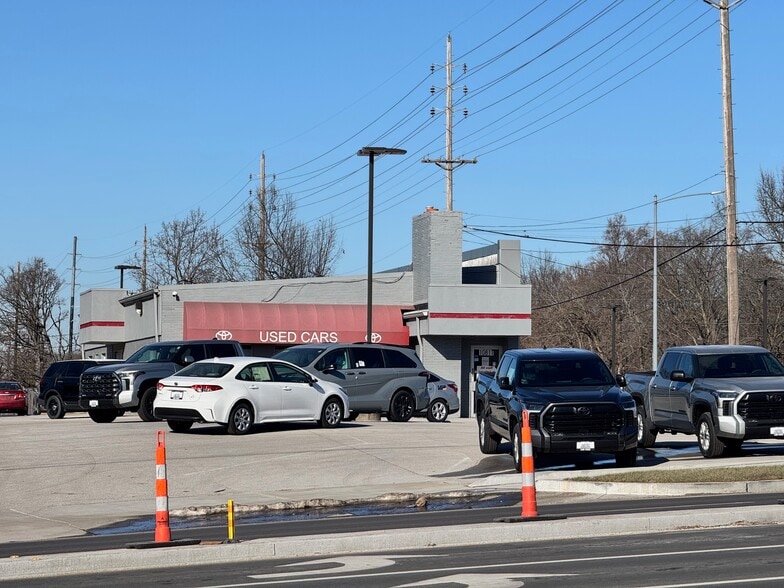 More Photos Of 10811 Manchester Rd, Kirkwood Auto Dealership For Sale