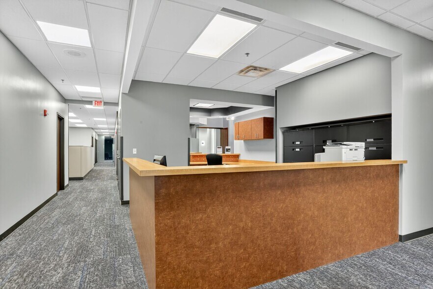 More Photos Of 11401 Ash St, Overland Park Medical For Sale