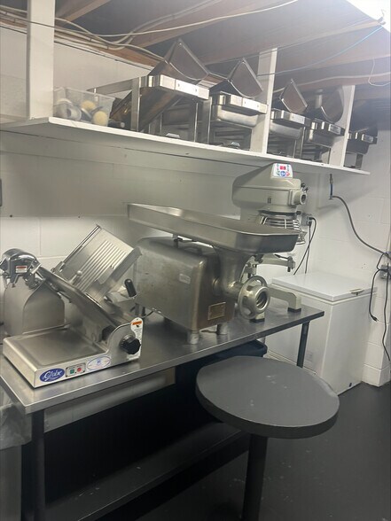 More Photos Of 429 Canada St, Lake George Restaurant For Sale