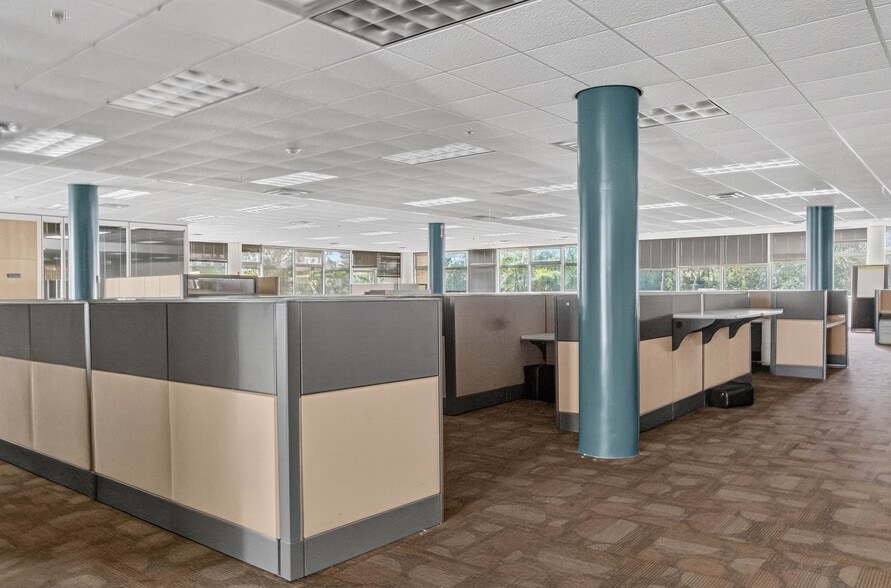 More Photos Of 555 Lake Border Dr, Apopka Office For Sale