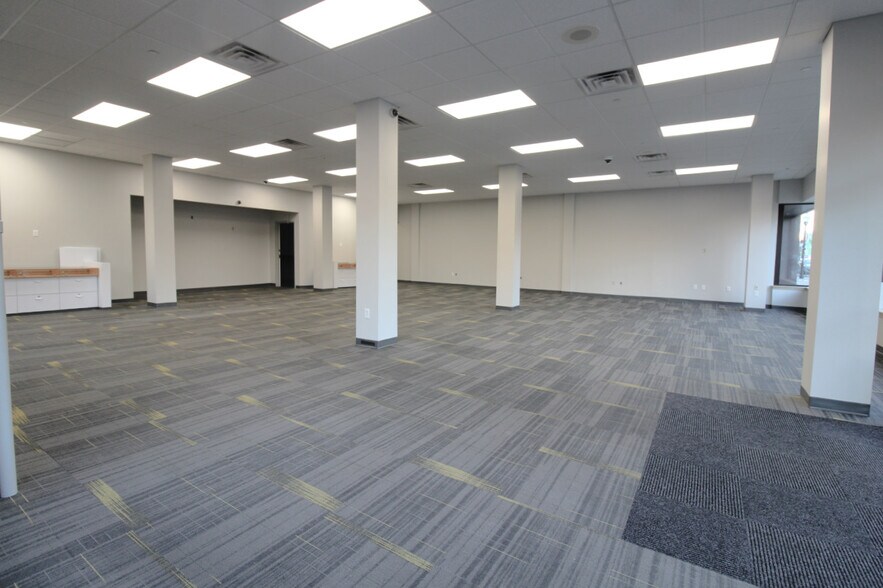 More Photos Of 949 3rd Ave, Huntington Storefront Retail Office For Lease