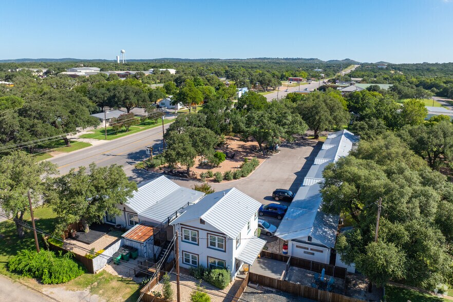 More Photos Of 902 Main St, Blanco Office Residential For Sale