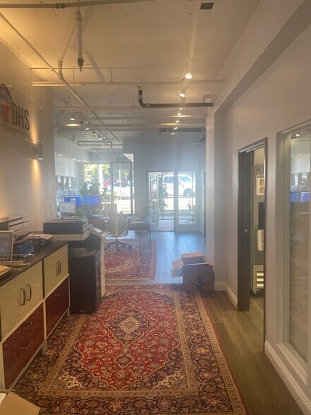 More Photos Of 5724-5726 La Jolla Blvd, La Jolla Apartments For Lease