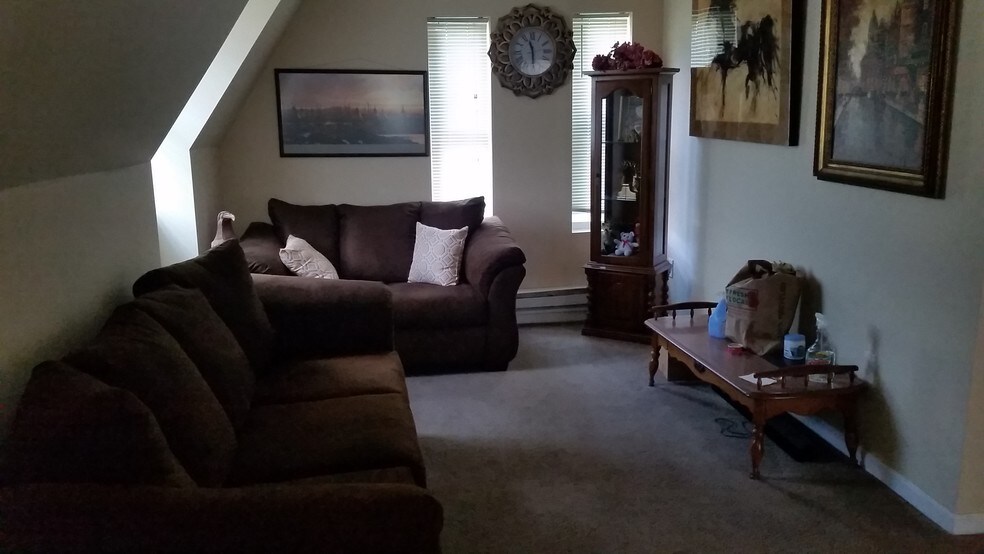 More Photos Of 304 E 9th St, Chester Apartments For Sale