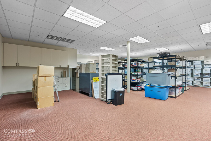 More Photos Of 735 SW 6th St, Redmond Office For Lease