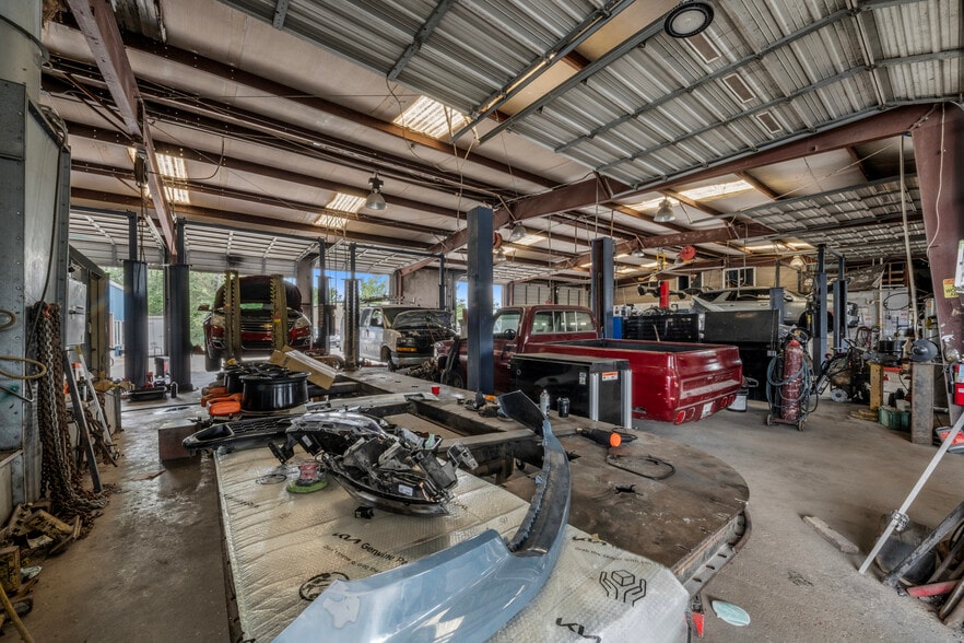 More Photos Of 658 Aldine Mail Route Rd, Houston Auto Repair For Sale