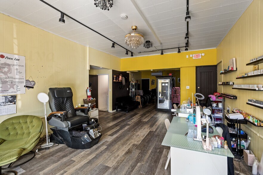 More Photos Of 209 W Clinton Ave, Oaklyn Storefront Retail Residential For Sale