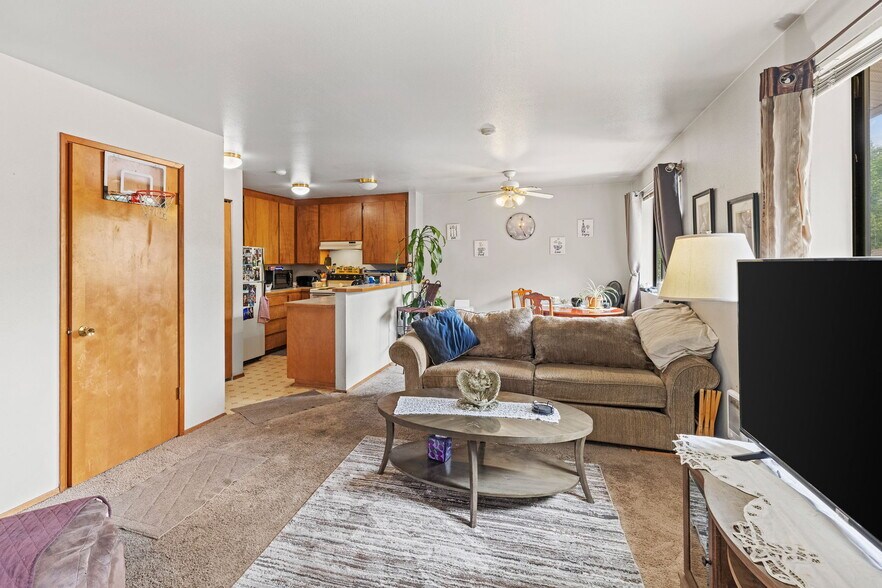 More Photos Of 13004 33rd Ave S, Tukwila Apartments For Sale