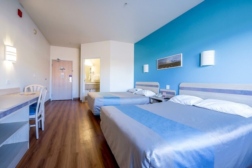 More Photos Of 2120 Summit Ct, Las Cruces Hotel For Sale