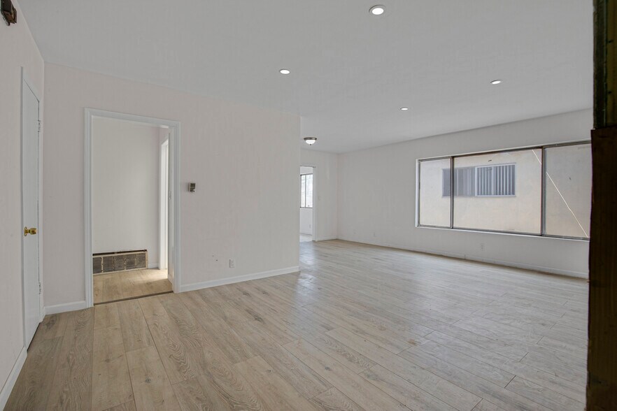 More Photos Of 2016 S Bedford St, Los Angeles Apartments For Sale