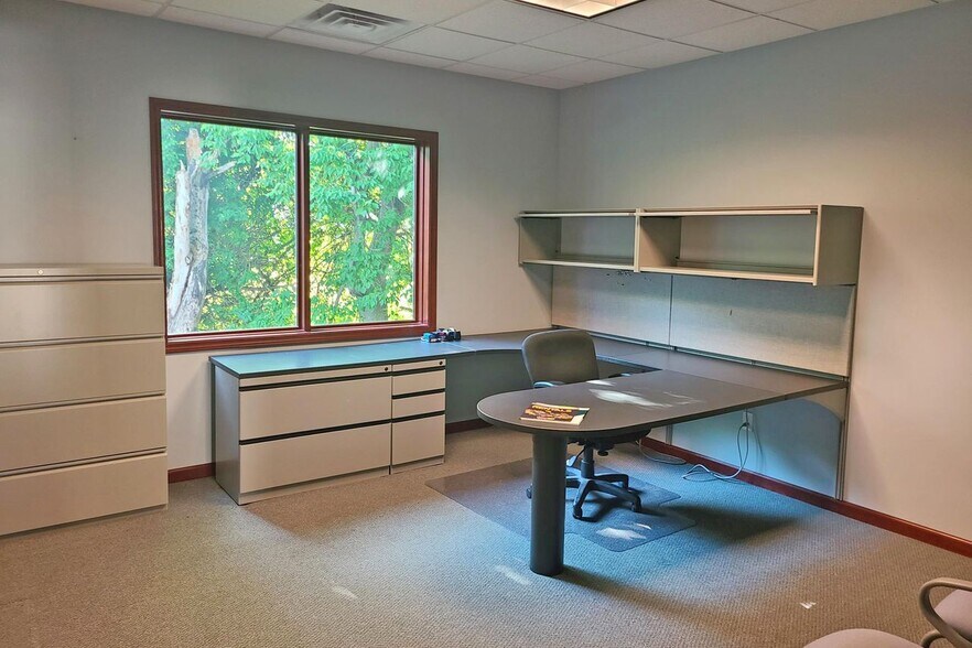 More Photos Of 410 E Dowland St, Ludington Flex For Lease