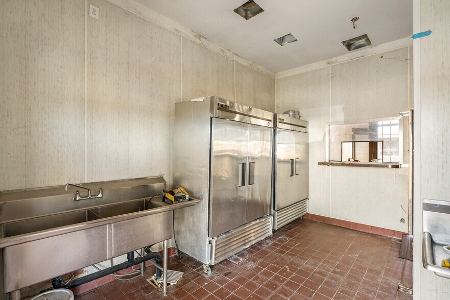 More Photos Of 4070 Country Rd 89, Dunnigan Restaurant For Sale